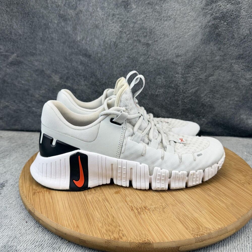 Nike Free Metcon 5 Shoes Womens Size 7.5 White Training Sneakers DV3950-002
